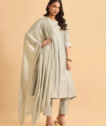 Pale Green Viscose Plain Kurta Set With Dupatta And Sequins Embroidery