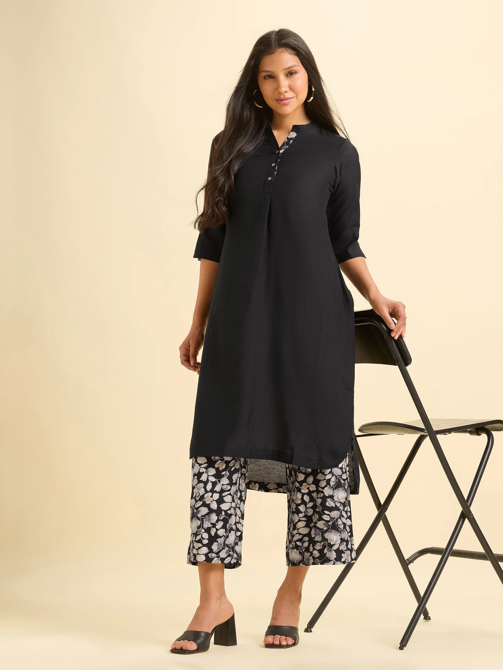 Black Viscose Blend Slit Kurti Set With High-Low Hem Line - Image 2
