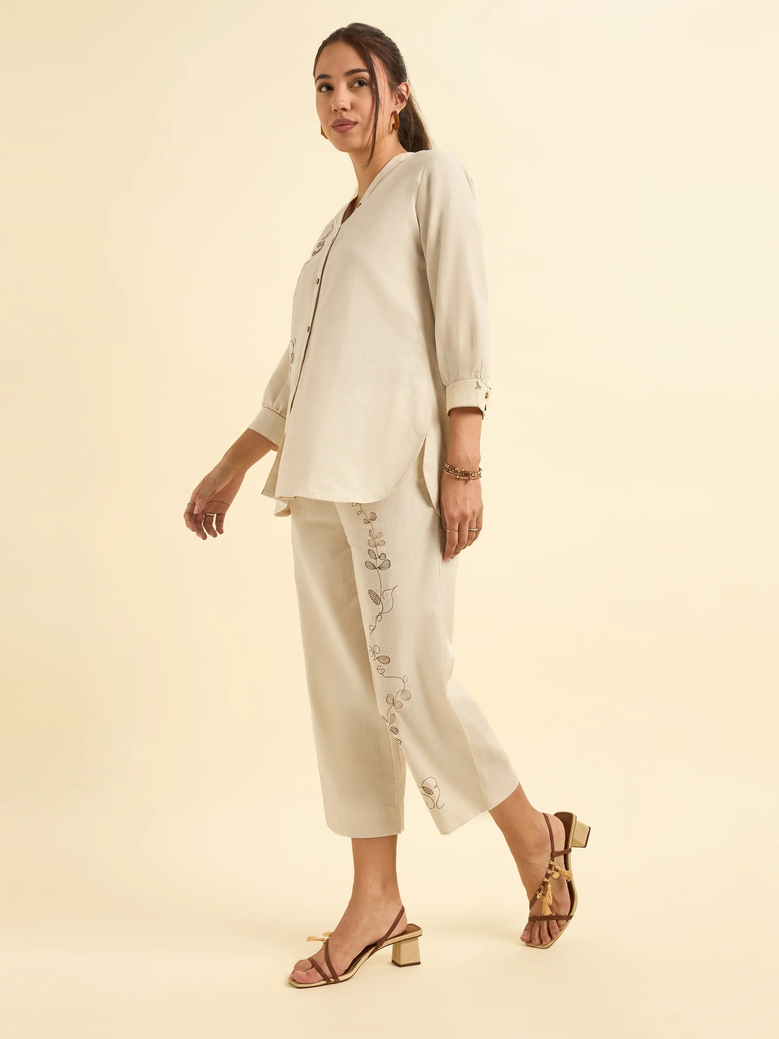 Ivory Cotton Flax Slub Tunic Set With Parallel Pant And Embroidery - Image 3