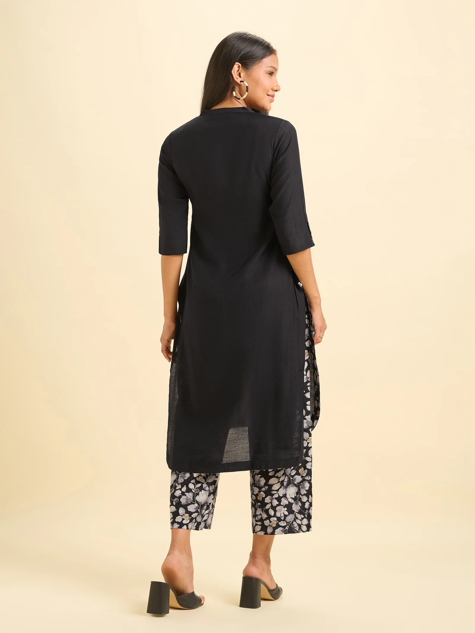 Black Viscose Blend Slit Kurti Set With High-Low Hem Line - Image 4