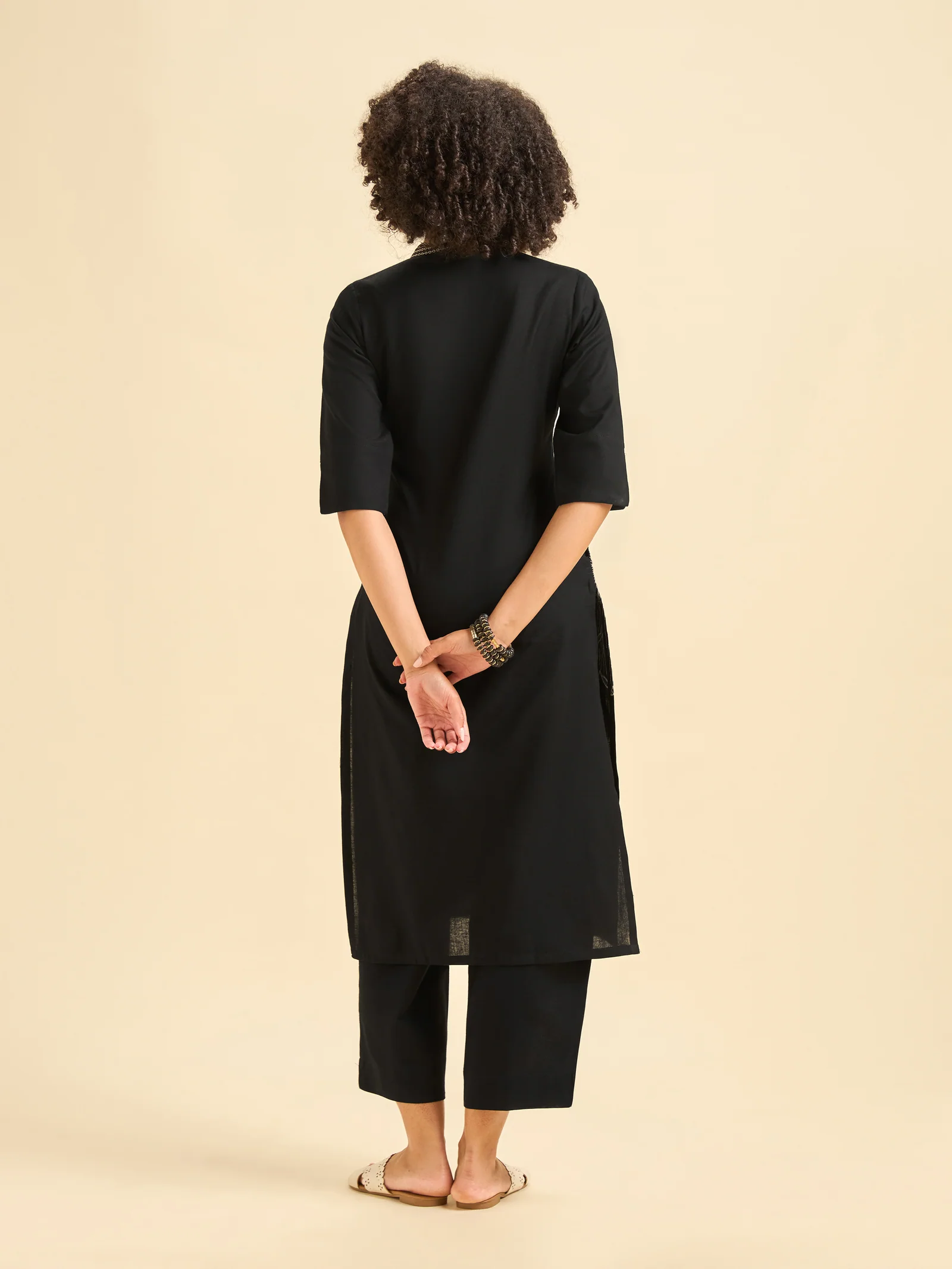 Black Cotton Flax Slitted Kurta Set With Embroidery - Image 4