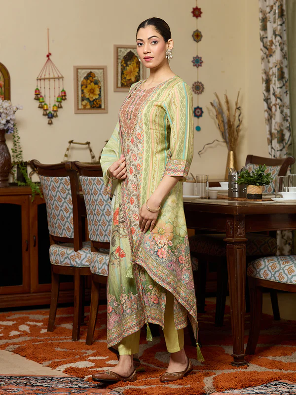 Pista Green Printed Crepe Readymade Salwar Suit - Image 2