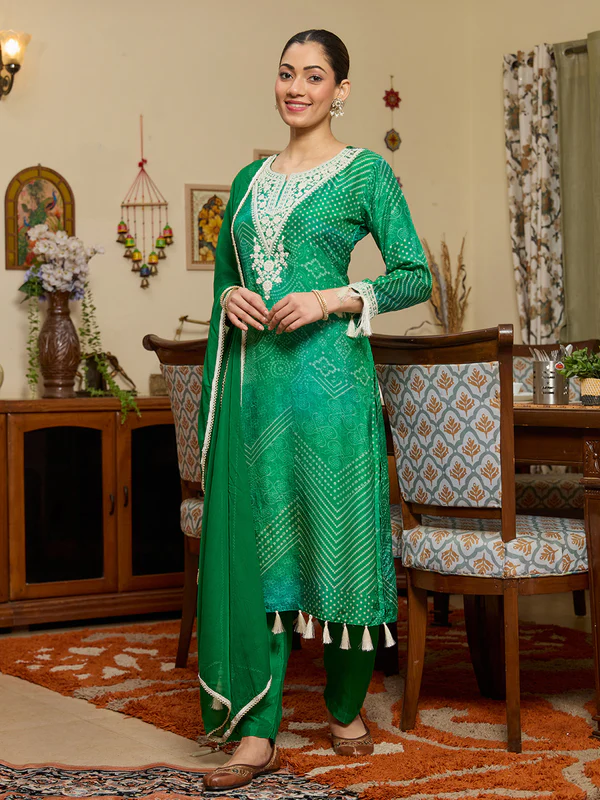 Leaf Green Threadwork Crepe Readymade Salwar Suit - Image 4