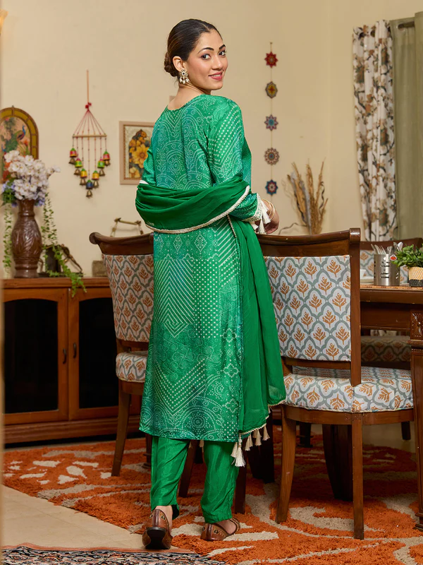 Leaf Green Threadwork Crepe Readymade Salwar Suit - Image 3
