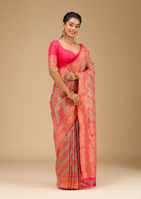Mauve Cutdana Art Silk Saree - Image 2